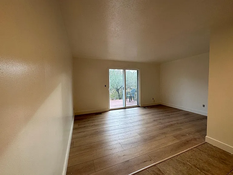 120 N 200 E #7 — Photo 3