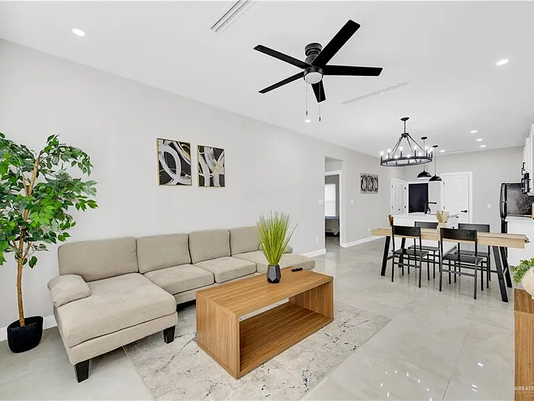 1700 Toronto Ave — Photo 3