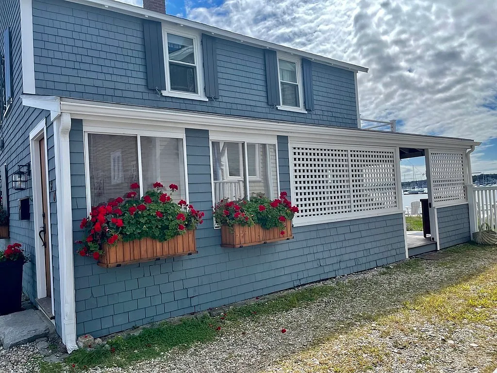 2 bed, 2.0 bath, 900 sqft, $3,200 — Photo 2