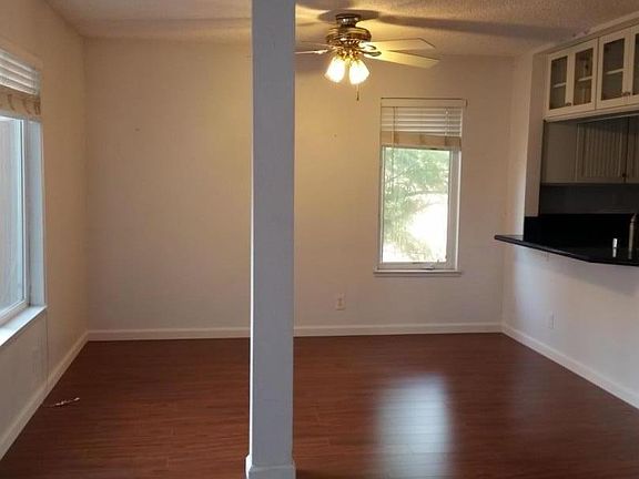 4th image of 279 Sumba Ct
