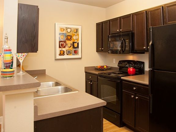 4th image of 530 Saint Andrew St #22OF31_THO