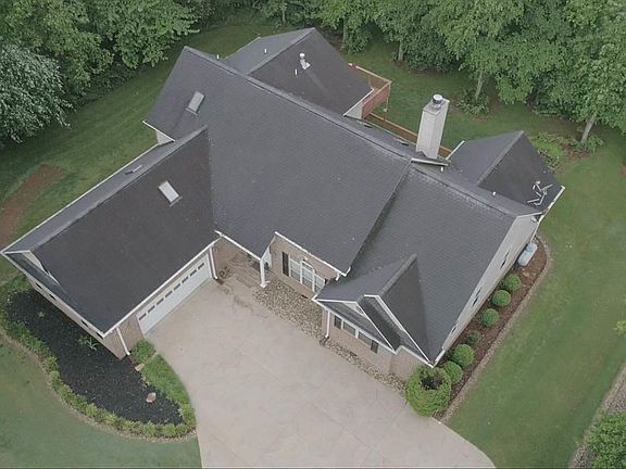 4th image of 207 Woodlake Dr