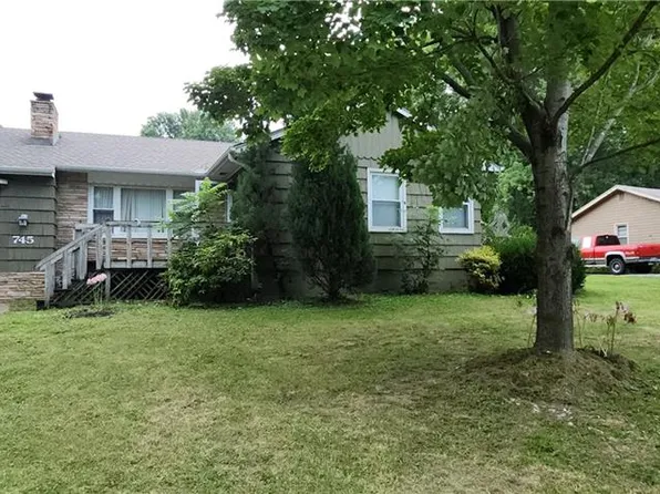 745 S Trail Ridge Dr, Independence, MO 64050