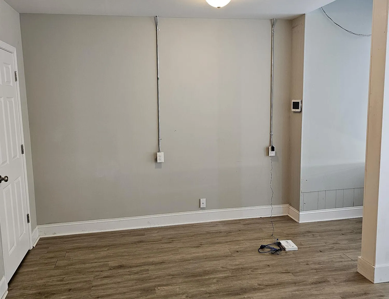 Studio, $900 — Photo 3