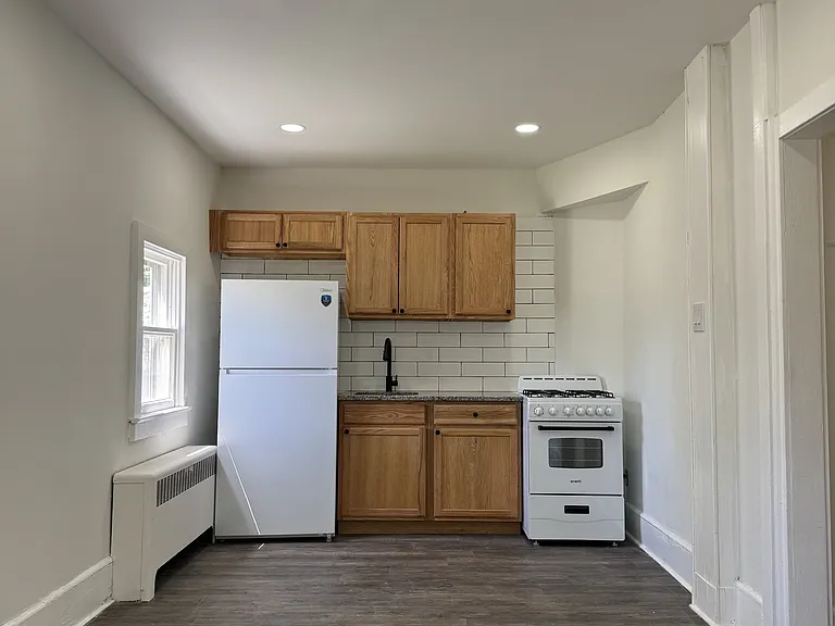 517 Bentley Ave #B — Photo 3