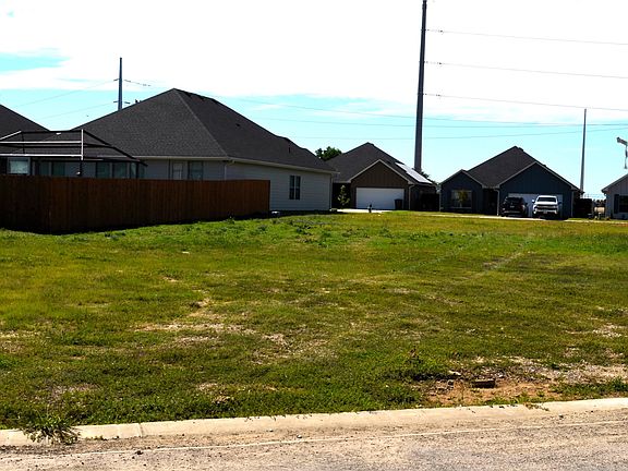 3rd image of 321 Preston Rd
