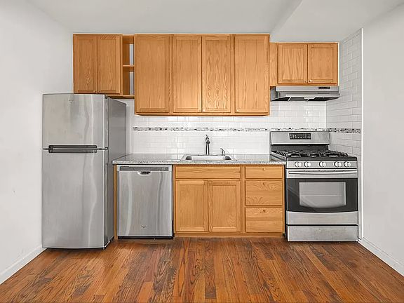 4th image of 10-44 47th Ave #3R