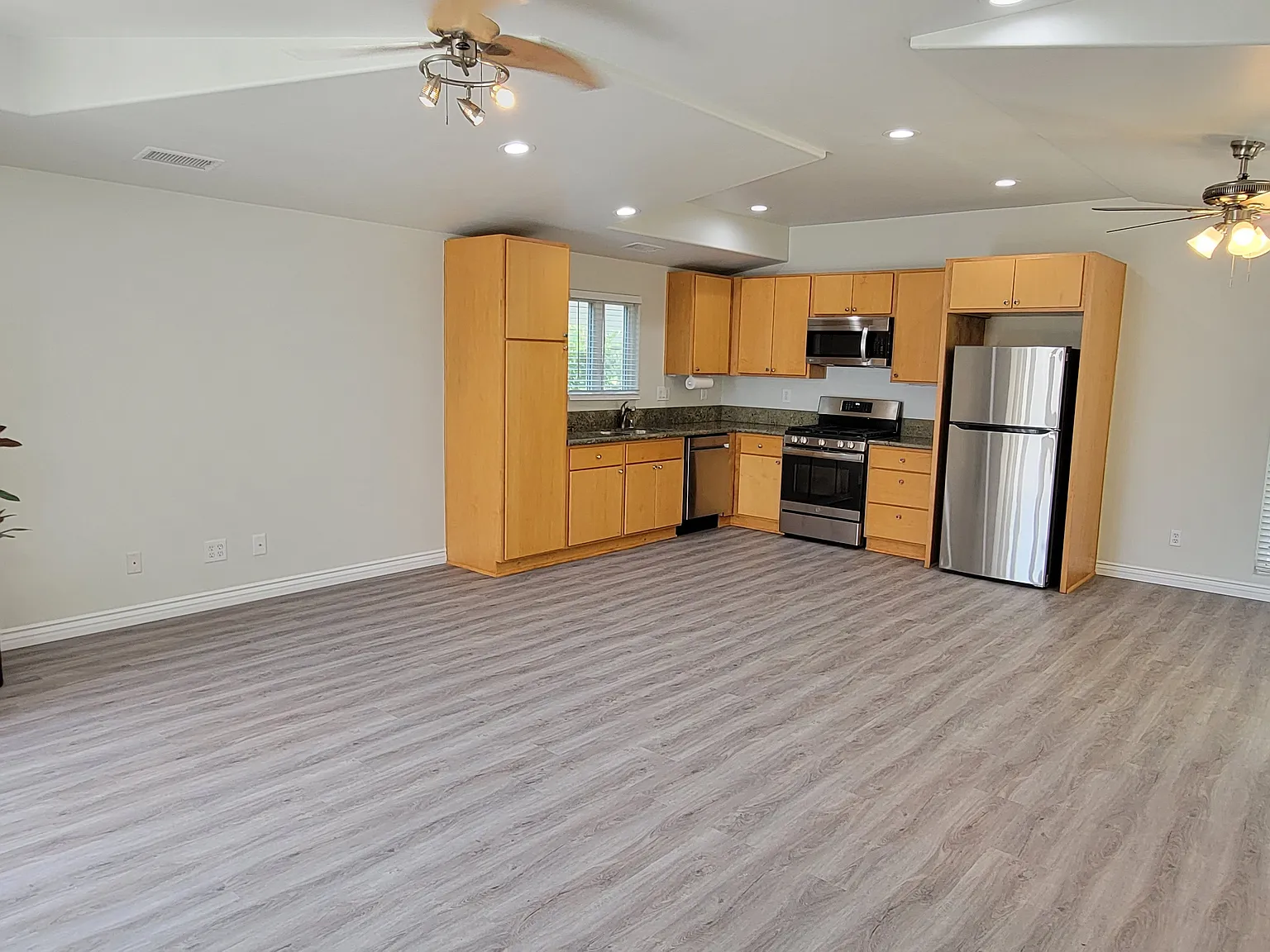 2 bed, 2.5 bath, 1245 sqft, $4,990 — Photo 4