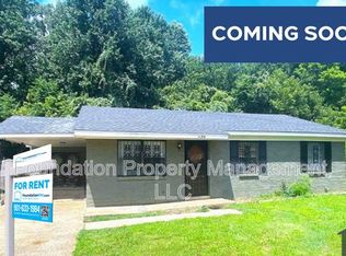 1134 Western Park Dr, Memphis, TN 38109