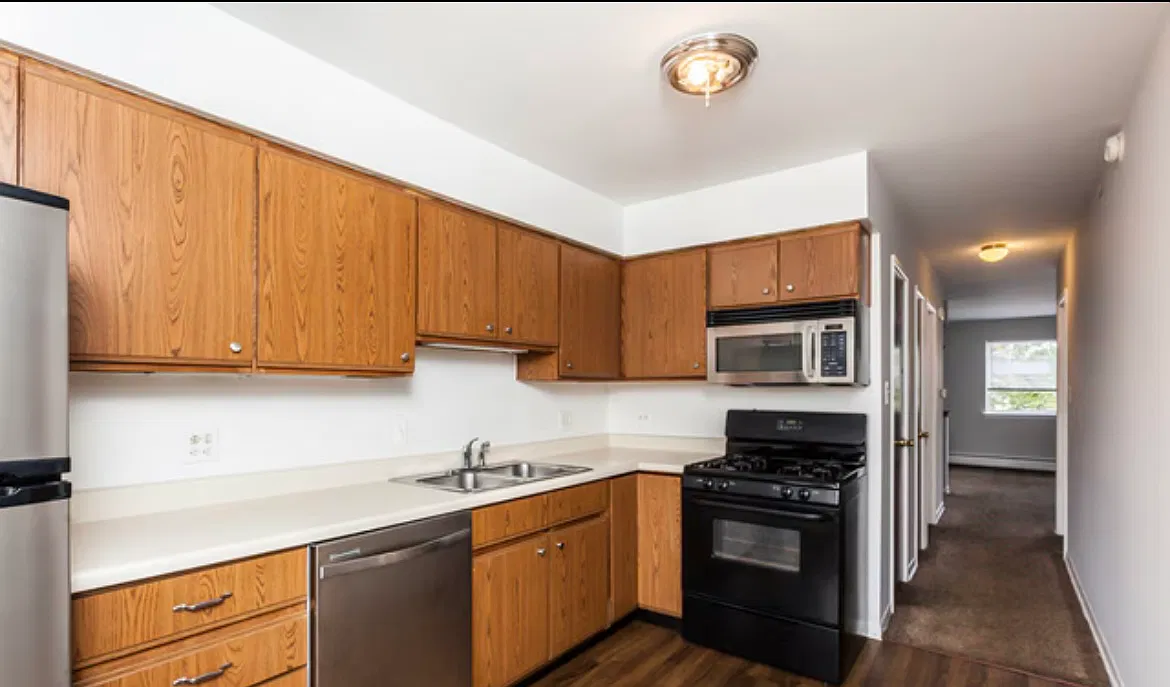 2 bed, 800 sqft, $1,650 — Photo 2