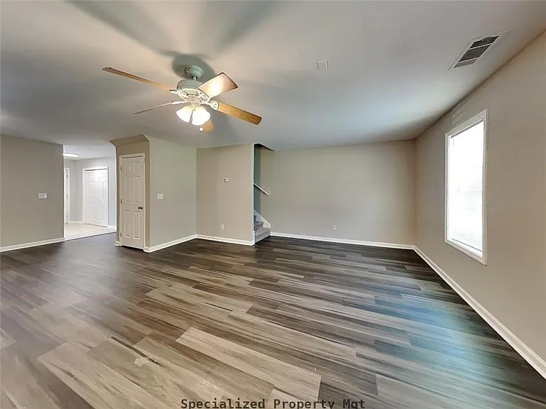 Maple Place Apartments — Photo 8