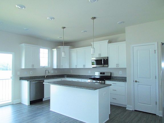 4th image of 35251 Wright Way