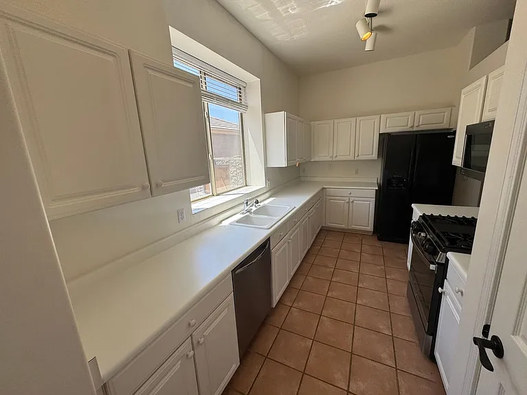 4709 E Prickly Pear Trl — Photo 6