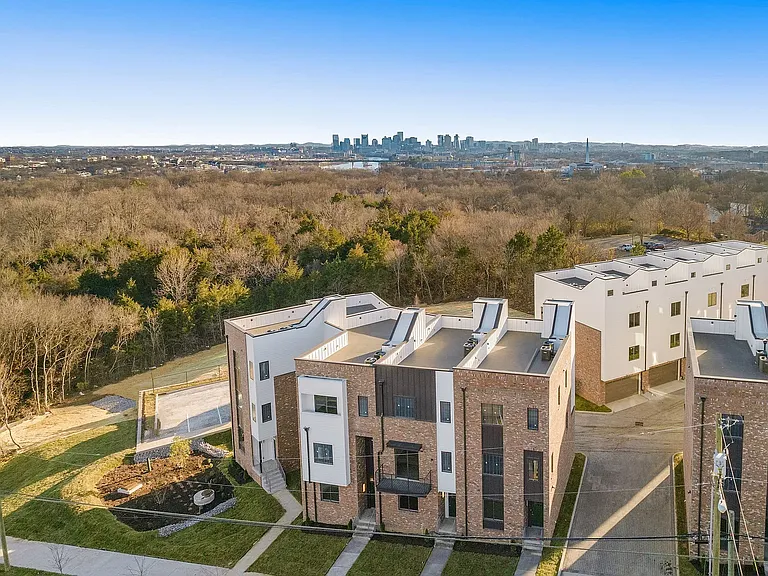 506 W Trinity Ln — Photo 27