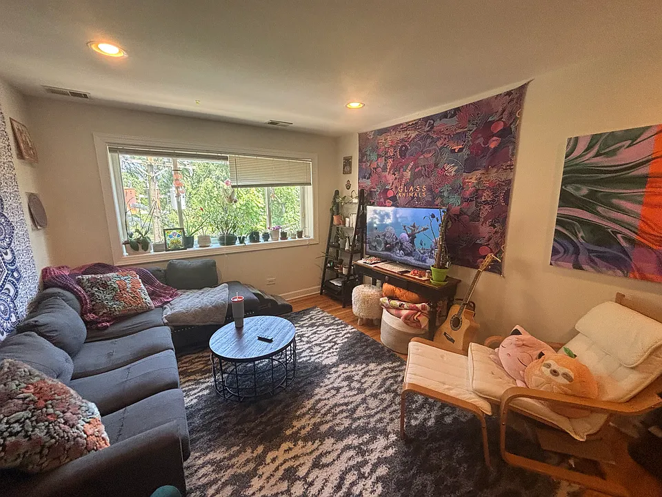 5953 N Kenmore Ave #305