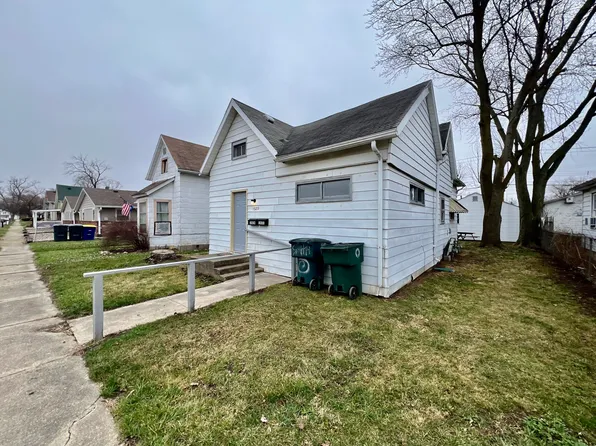 1929 W 8th St, Muncie, IN 47302