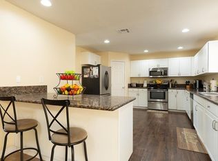 916 Arnold Way, Alpine, CA 91901