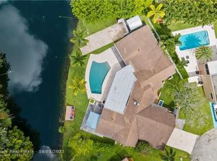 8712 Mahogany Ave, Plantation, FL 33324