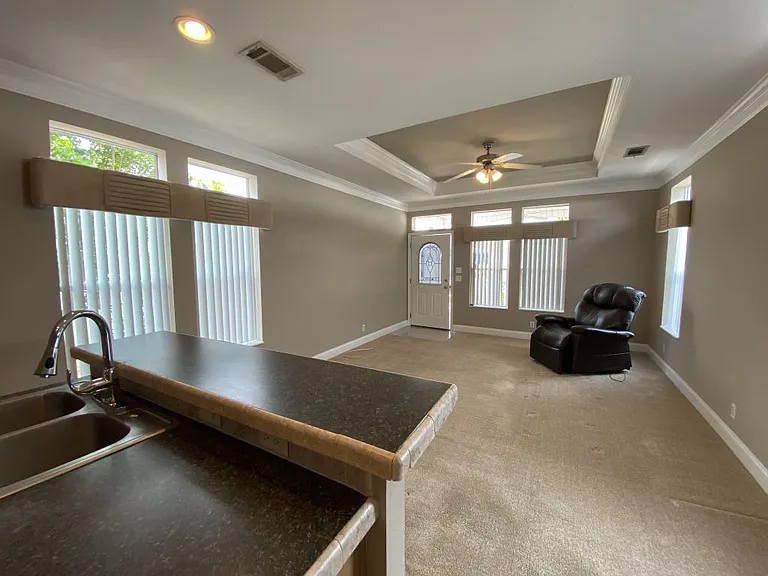 34 Freedom Dr #26 — Photo 4