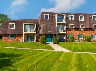 17963 Huntleigh Ct APT 302, Country Club Hills, IL 60478