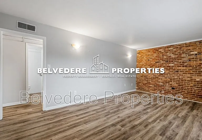 360 S Cherry St #B — Photo 5