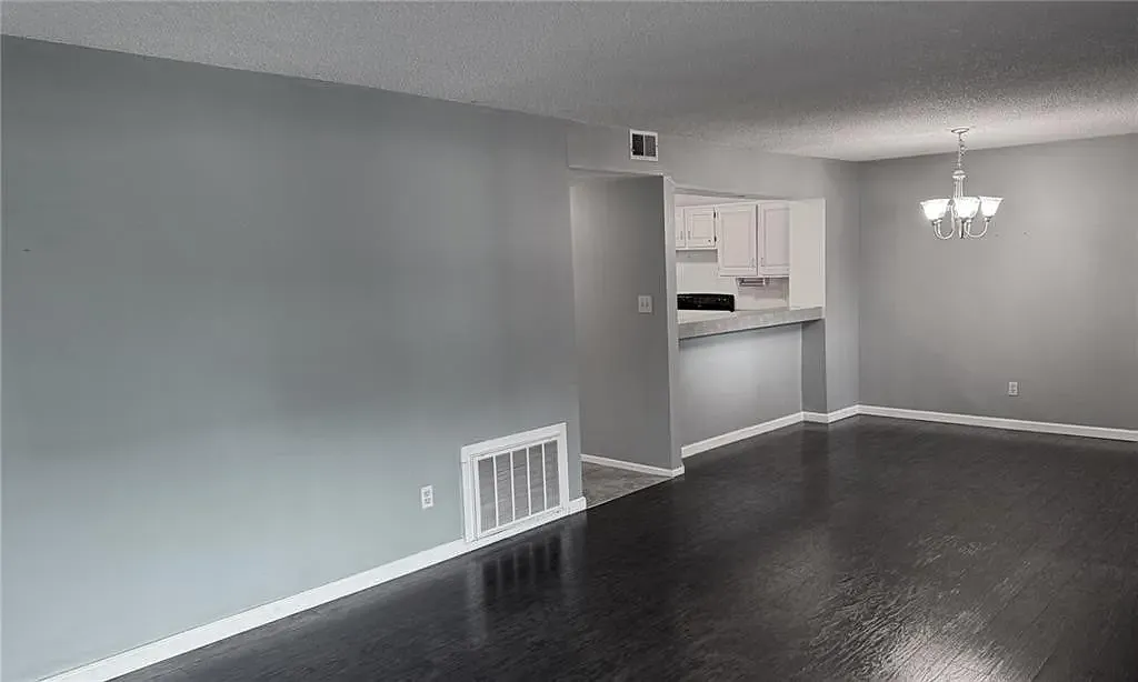 2 bed, 1038 sqft, $1,450 — Photo 4