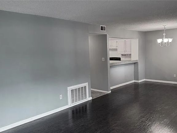 4th image of 8822 W 106th Ter
