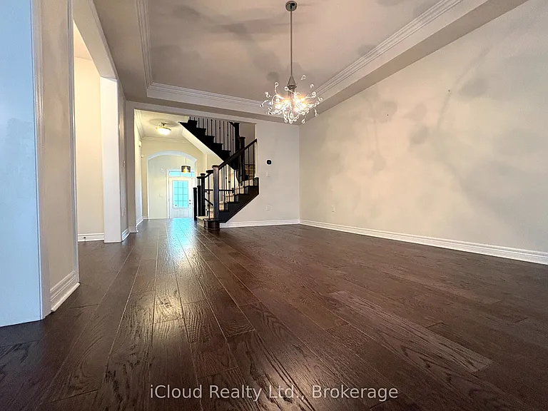 2466 Village Cmn — Photo 7