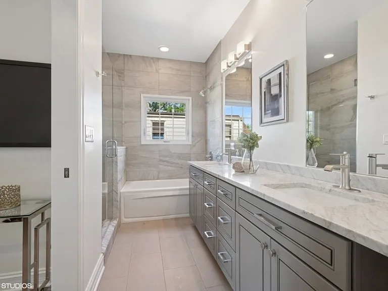 1635 Elder Ln — Photo 1