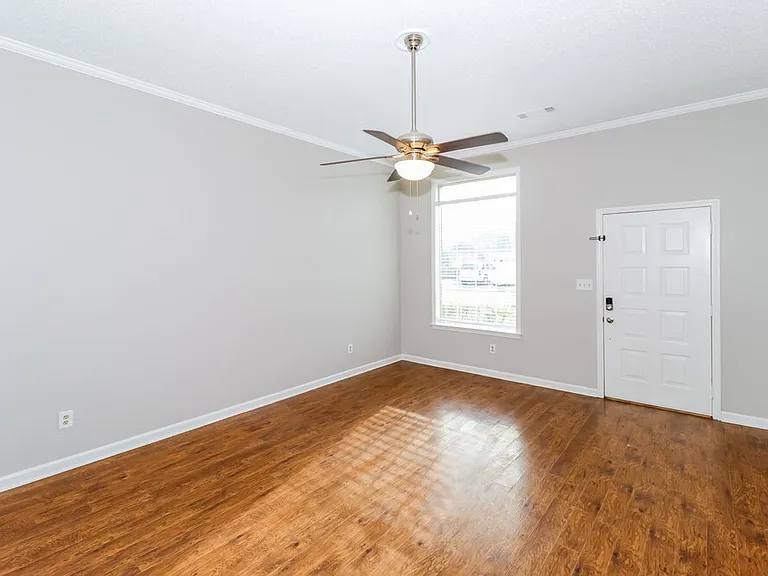 2268 Lake Hill Ct — Photo 4