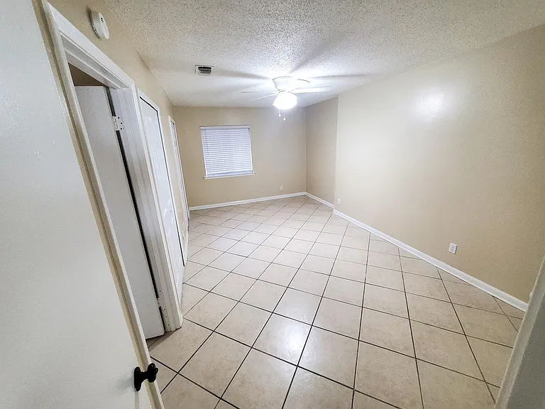 6527 Old Shell Rd #28 — Photo 7