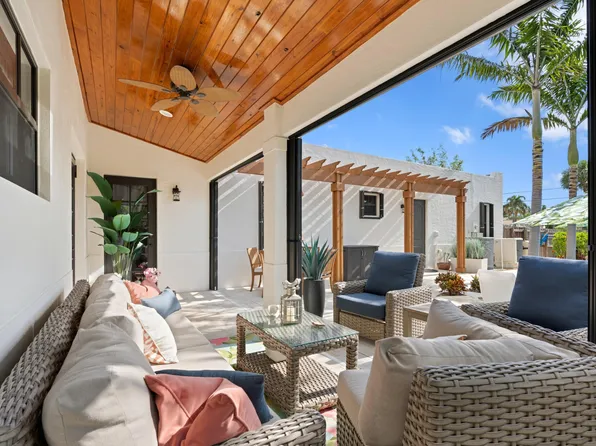 1614 S Palmway, Lake Worth Beach, FL 33460