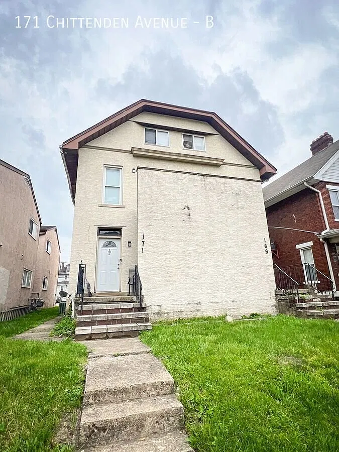 4 Bedroom 2 Bathroom Apartment Near OSU — Photo 1