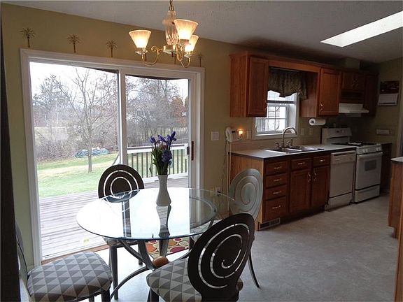 3rd image of 204 Pellegrene Dr