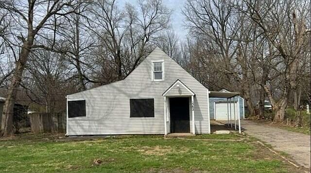 1st image of 562 Ashwood Rd