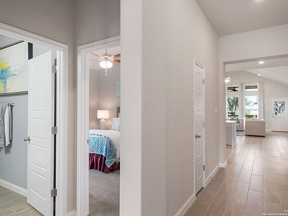 3rd image of 2922 Blenheim Park