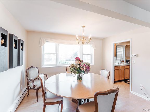 4th image of 200 South Middle Neck Road #F6