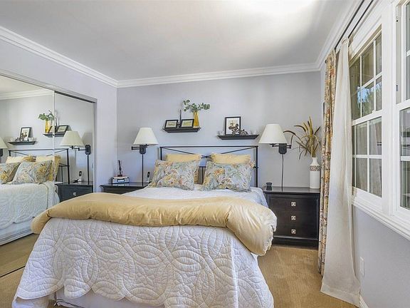 2nd image of 404 Camelot Dr