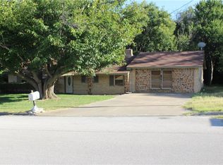 1304 E Boynton St, Hamilton, TX 76531