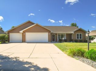 3276 Windland Dr, Green Bay, WI 54311