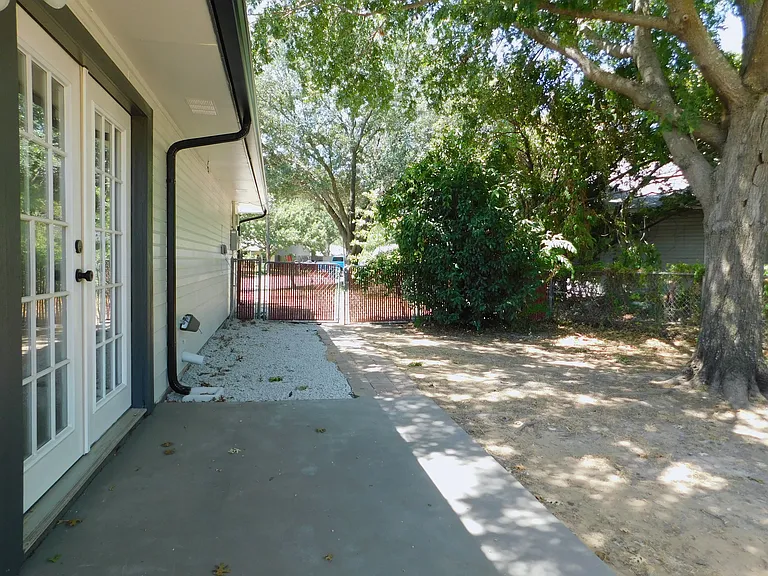 404 Woodson Cir — Photo 22