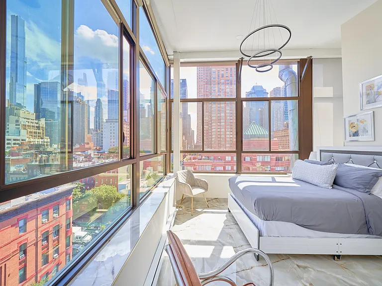 402 W 50th St #PENTHOUSE — Photo 7