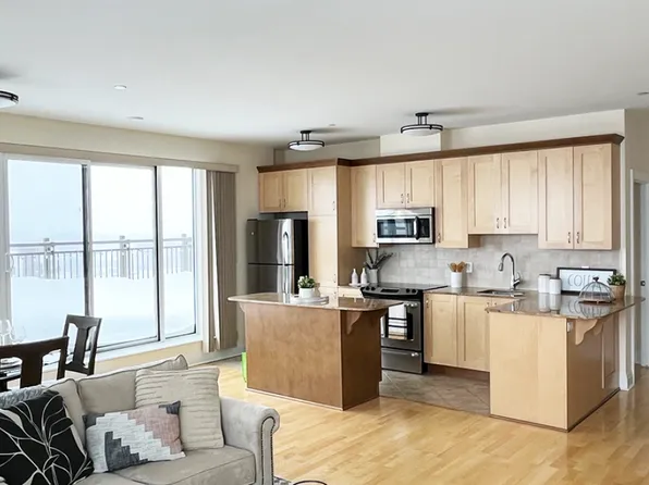 William's Court | Building B, 1025 Canadian Shield Ave, Ottawa, ON K2K 0H3