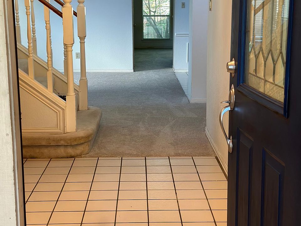 Entry from front door into the 1st living area