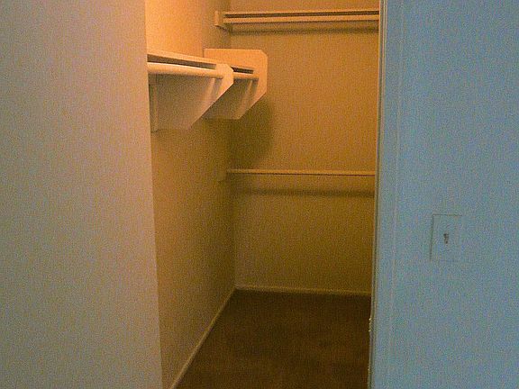 4th image of 5444 Bellingham Ave APT 33
