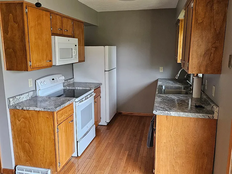 3501 15th Ave SE — Photo 3