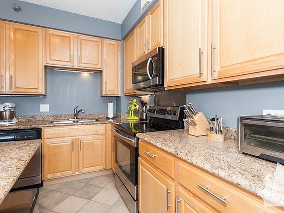 3rd image of 435 W Erie St APT 1407