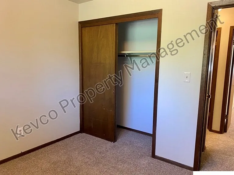 2805 Redwing Rd — Photo 13