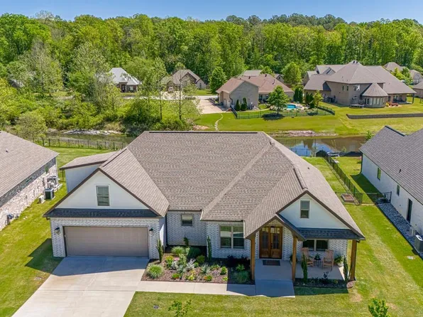 7746 S Shoreline Blvd, Benton, AR 72019