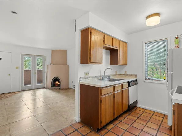 2600 W Zia Rd APT H9, Santa Fe, NM 87505